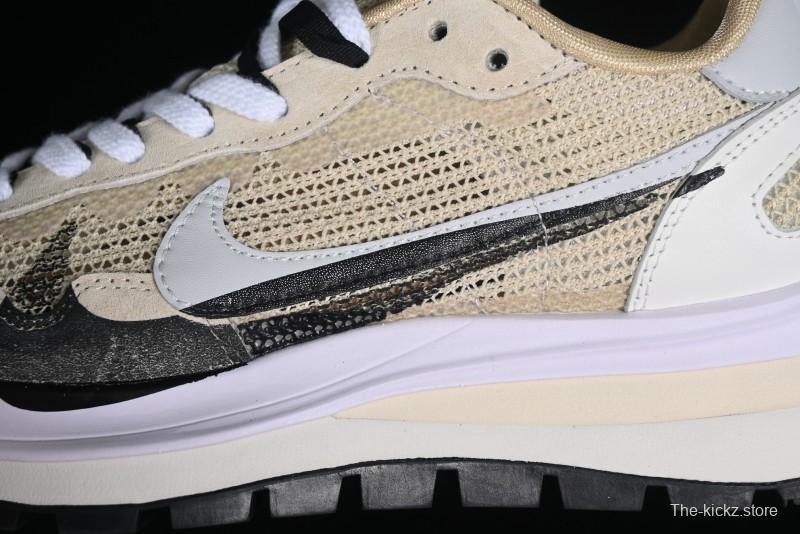 Nike Sacai VaporWaffle 3.0 Fashion-Forward Running Shoes - CV1363-108