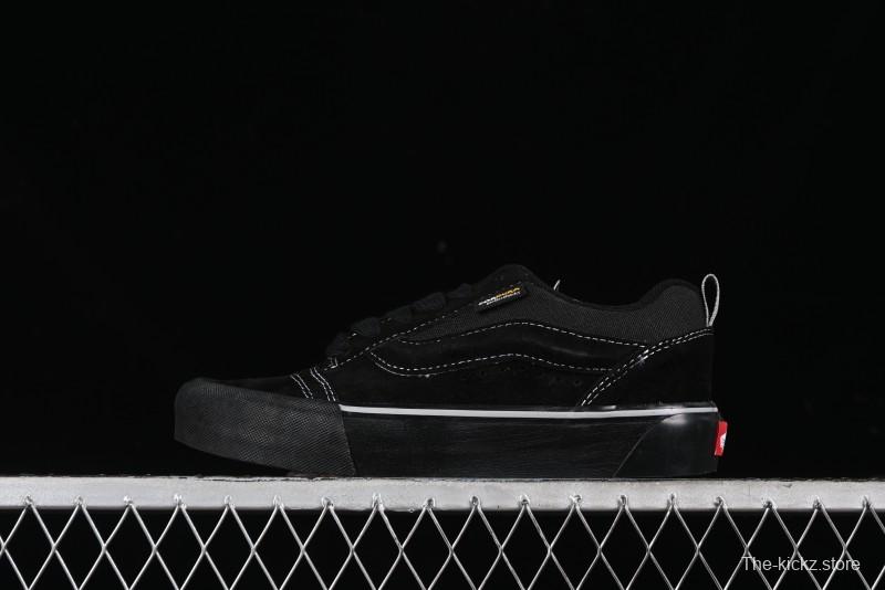 Vans Knu Skool Low Top Retro Casual Vulcanized Slip-On Shoes in Black - VN000CRPBMA