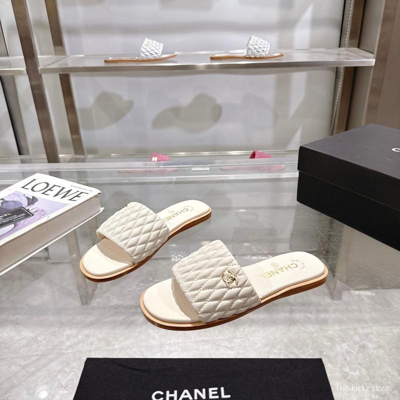2025 Slippers Chanel White Leather Casual LY00240