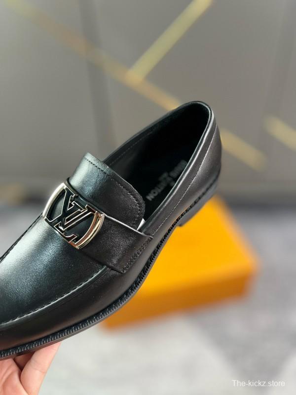 2024 Men Louis Vuitton Black Leather Loafers MJ00290