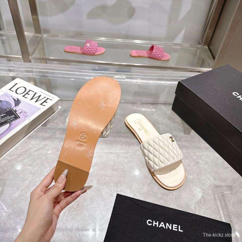 2025 Slippers Chanel White Leather Casual LY00240