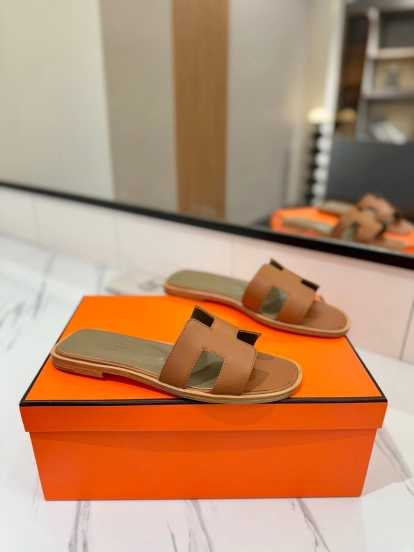 2025 Women Hermès Brown Leather Slippers