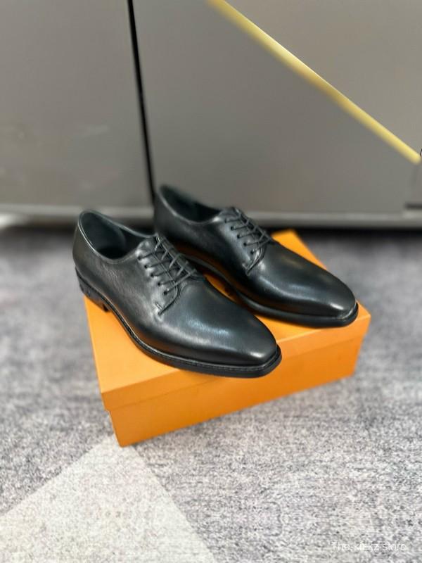 2024 Men Louis Vuitton Black Leather Formal Shoes MJ00380