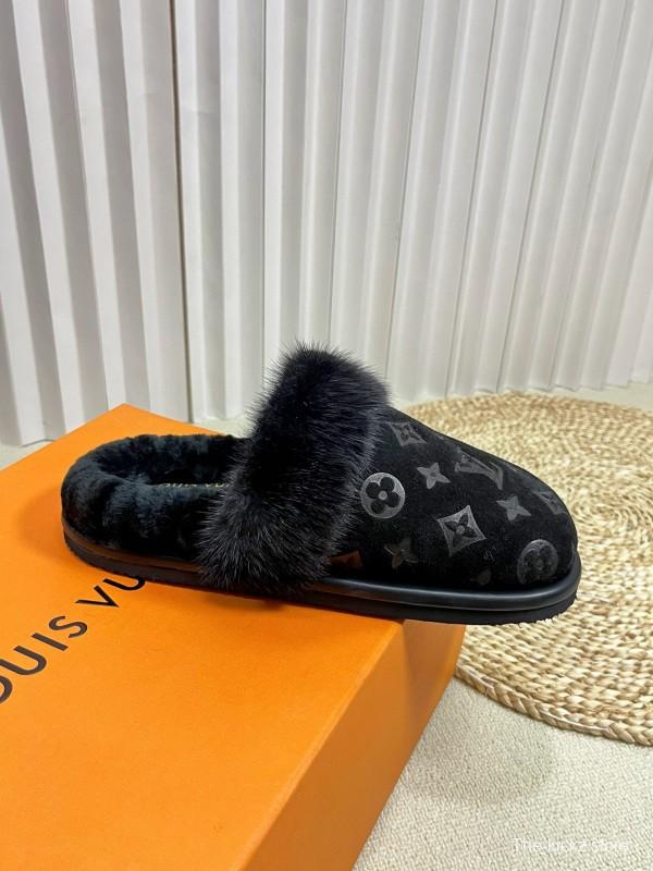 2024 Women Louis Vuitton Black Fur Slippers MJ00340