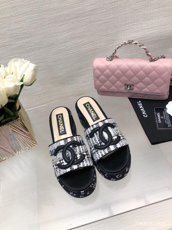 2025 Women Chanel Black White Tweed Platform Sandals LY00320