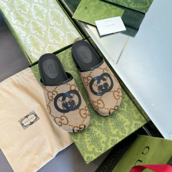 2024 Unisex Gucci Beige Brown Leather Slippers GG Pattern MJ00280