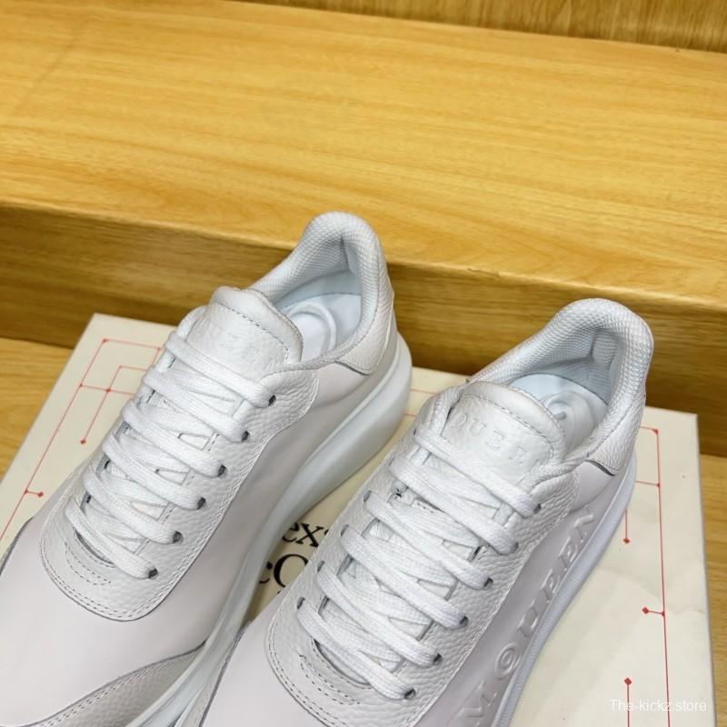 Alexander McQueen Spring 2025 Collection Platform Sneakers with Thick Sole Design - AS00320