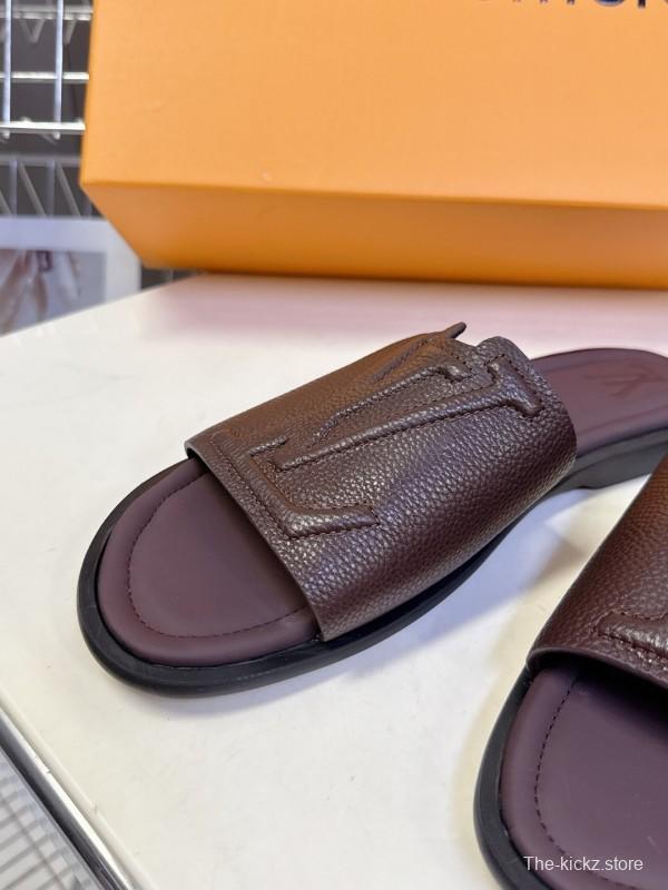 Louis Vuitton Venice Series Sandals with Monogram Embossing and Adjustable Strap - KFY00220